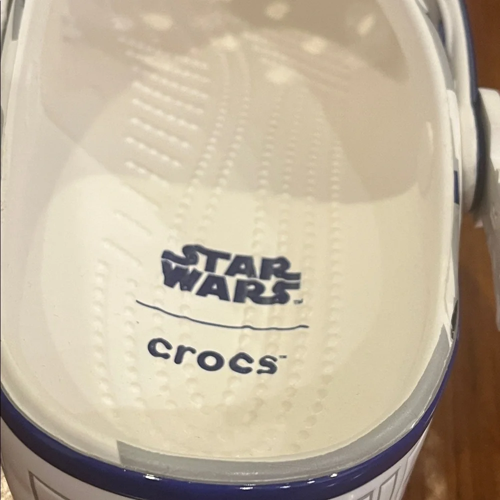 R2-D2 Crocs Shoes Clogs Sandals new R2D2 Mens Size 8 / Women’s Size 10
